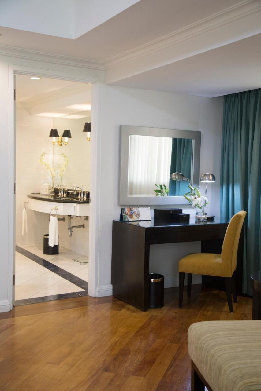Fraser Place Manila Makati City Exterior photo